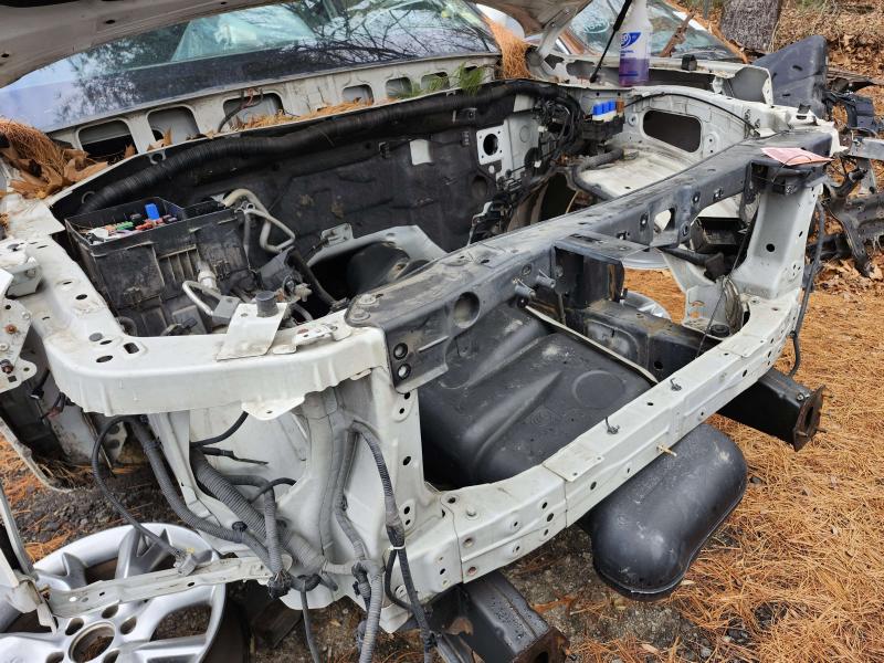 2011 Infiniti QX56 Radiator Support