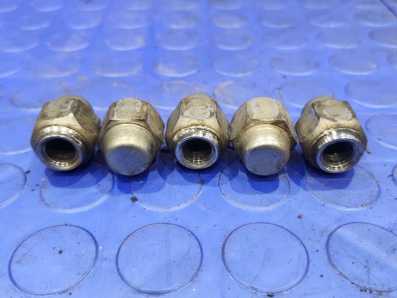 2009 Toyota Tacoma Lug Nuts