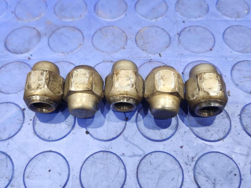 2009 Toyota Tacoma Lug Nuts