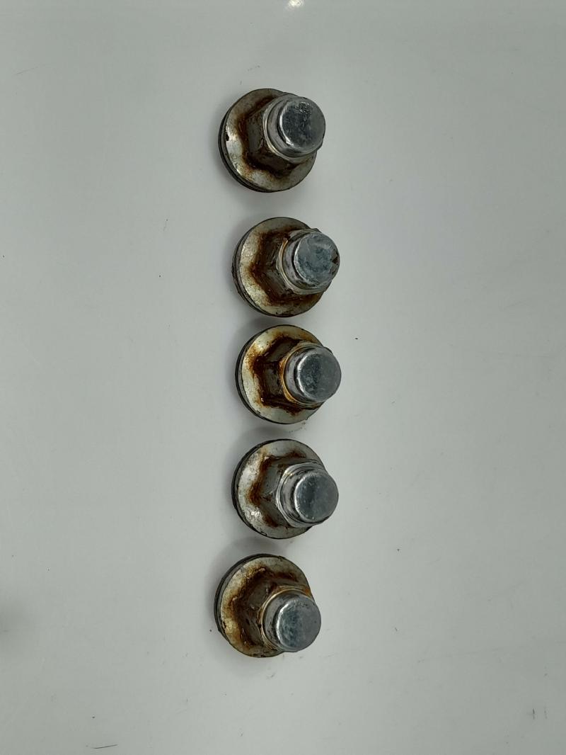 2008 Toyota Sequoia Lug Nuts