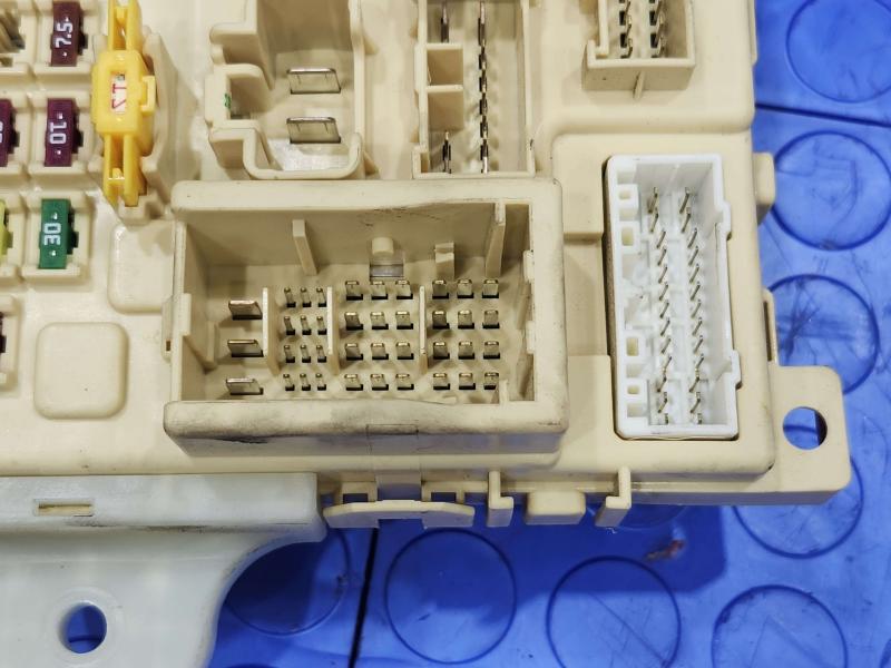 2011 Kia Sorento Cabin Fuse Box