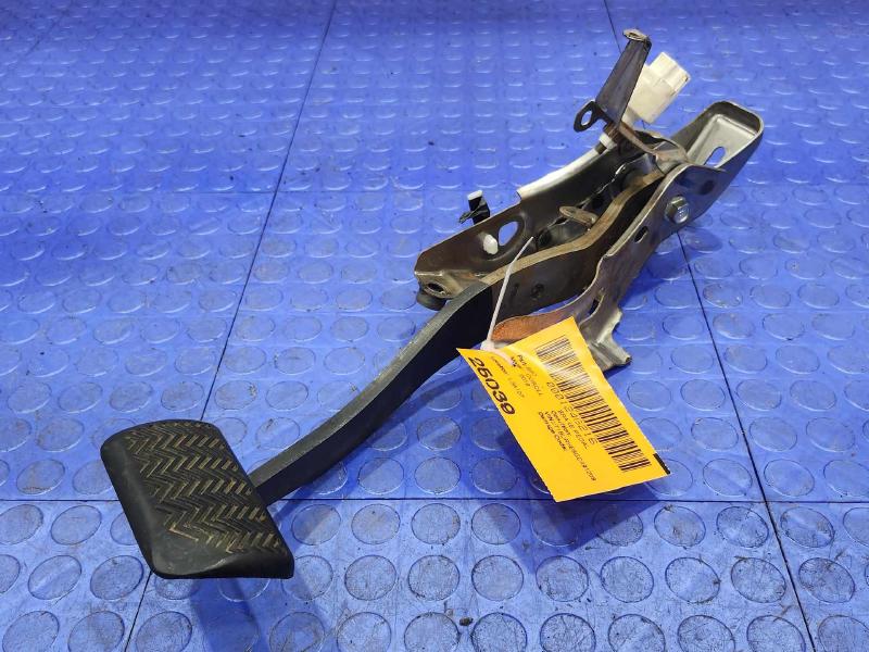 2014-2019 Toyota Corolla Sedan Brake Pedal Assembly Genuine OEM 47101-02520