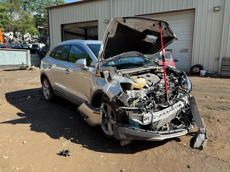 2017 Lincoln MKC Center Pillar