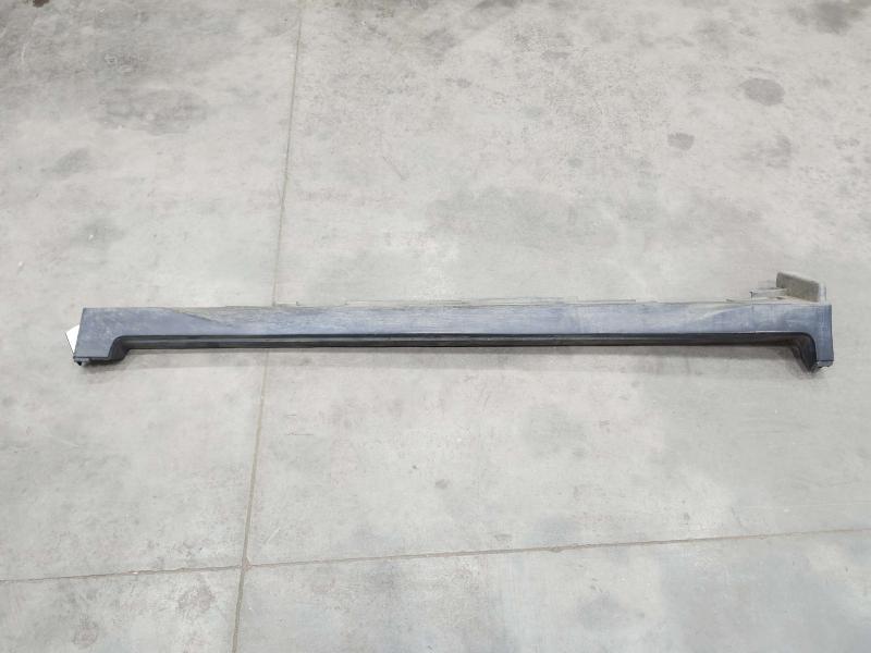 2016 Nissan Rogue Rocker Moulding
