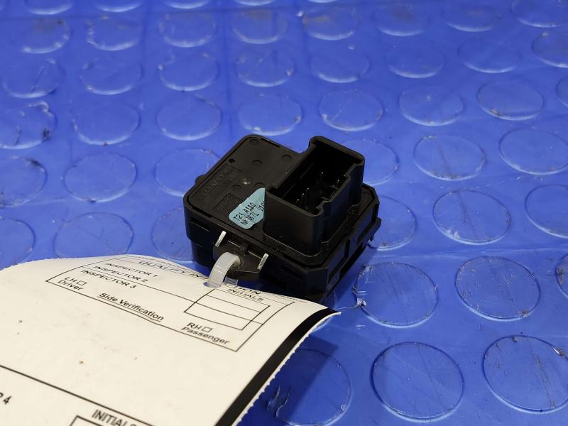 2013 Honda Civic Door Switch Front