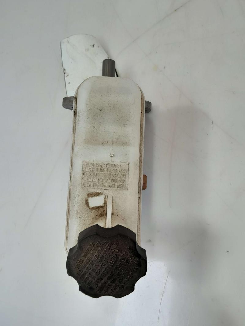 2014 Kia Sedona Master Cylinder