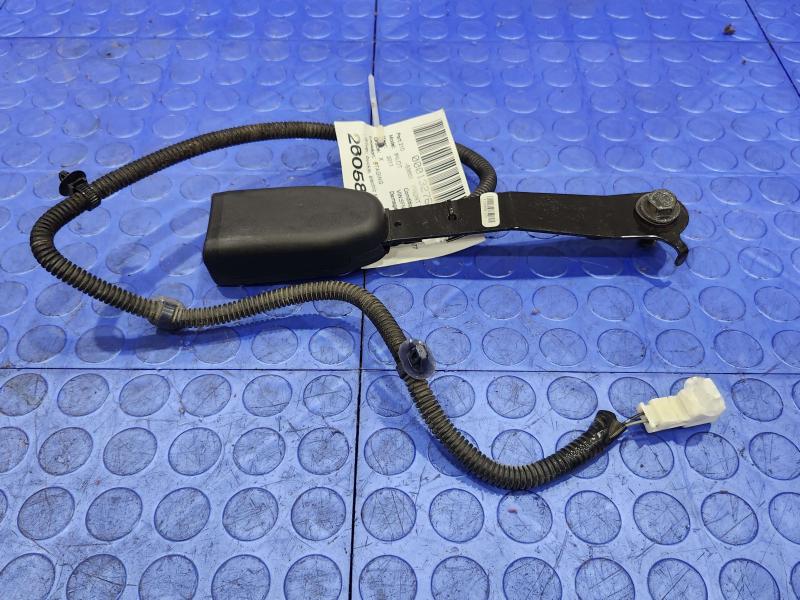 2011 Honda Pilot Front Seat Belt
