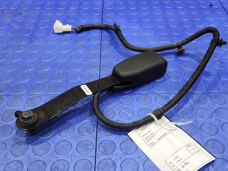 2011 Honda Pilot Front Seat Belt