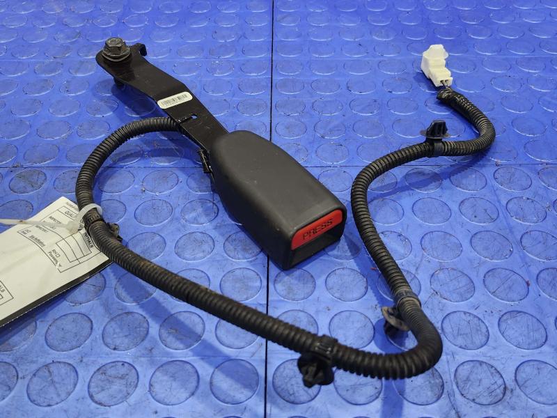 2011 Honda Pilot Front Seat Belt