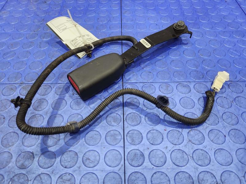 2011 Honda Pilot Front Seat Belt