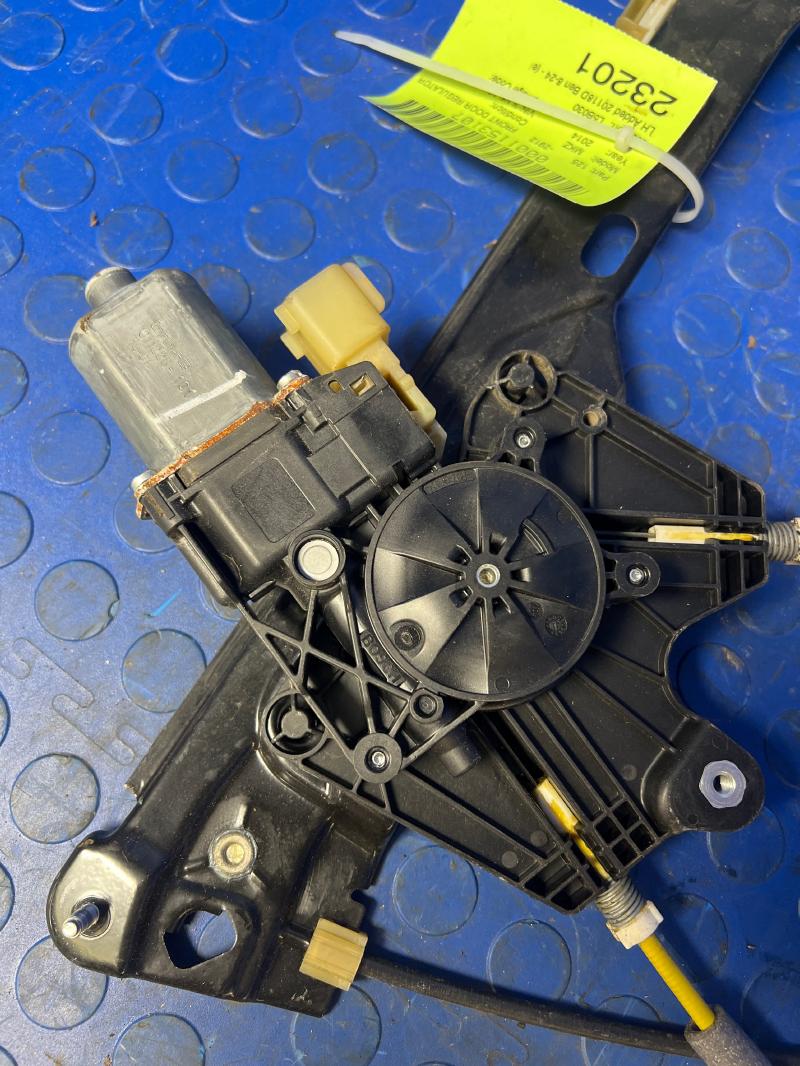 2014 Lincoln MKZ Front Door Regulator