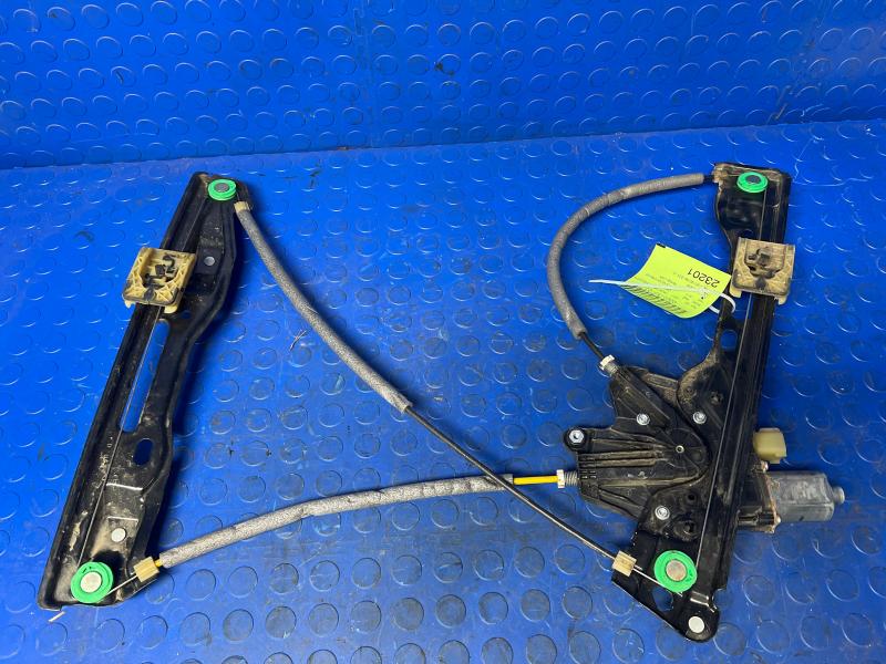 2014 Lincoln MKZ Front Door Regulator