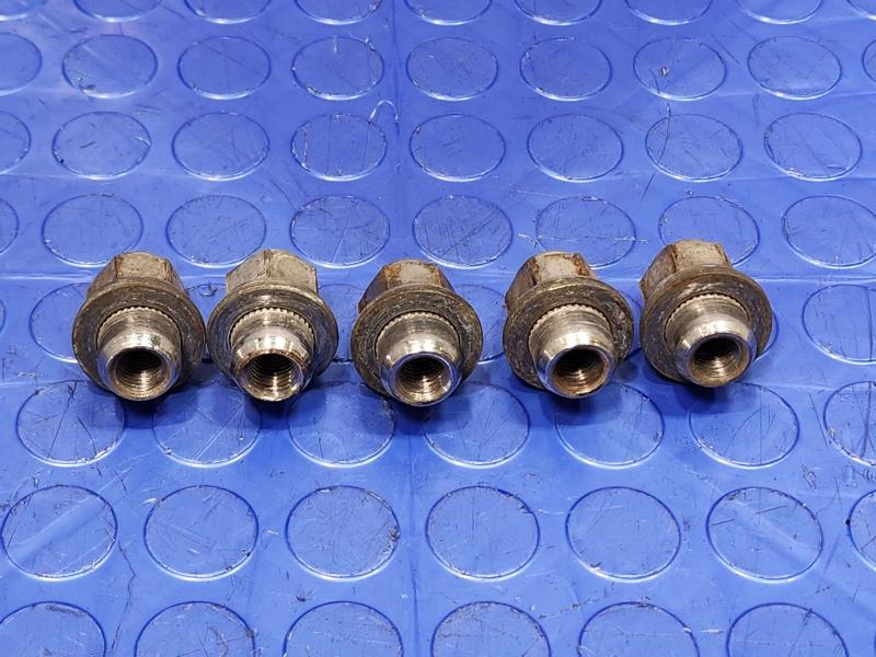 2010 Toyota Prius Lug Nuts