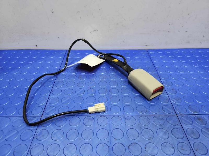 2010 Subaru Legacy Front Seat Belt