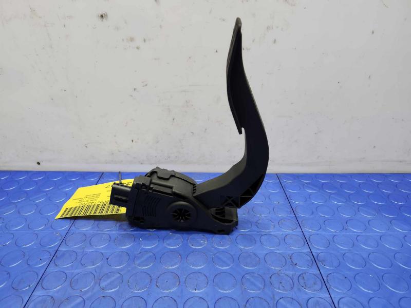 2010-2016 Audi A4 Accelerator Pedal Assembly Genuine OEM Part 8K1723523A
