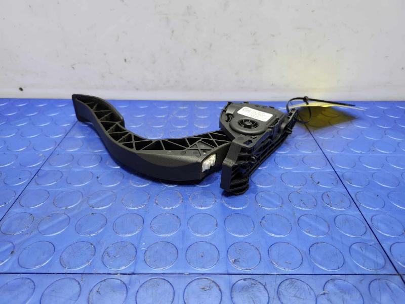 2010-2016 Audi A4 Accelerator Pedal Assembly Genuine OEM Part 8K1723523A