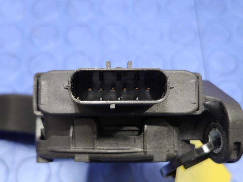 2010-2016 Audi A4 Accelerator Pedal Assembly Genuine OEM Part 8K1723523A