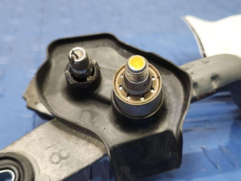 2013 Toyota Yaris Wiper Trans. Linkage