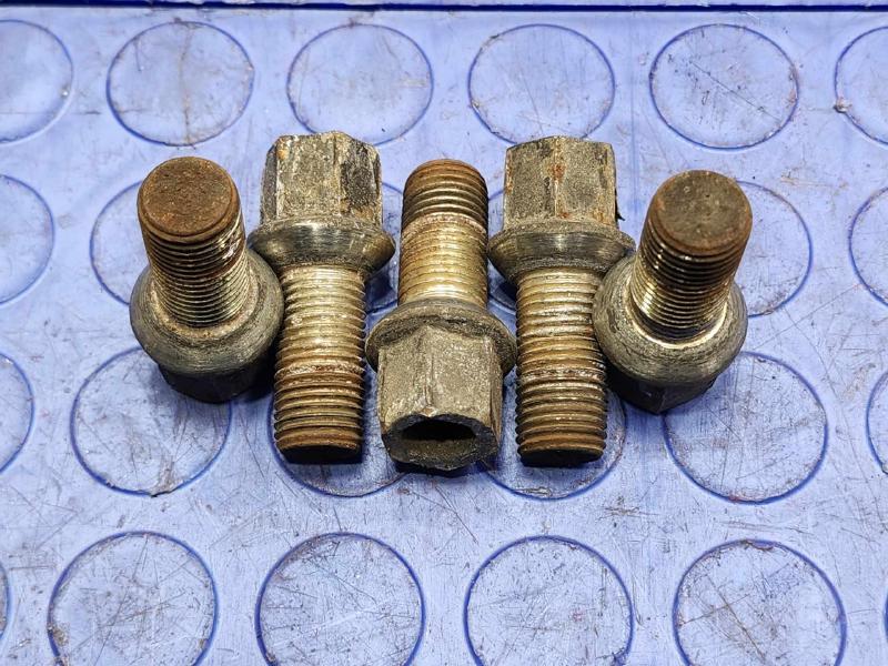 2015 Audi A6 Lug Nuts