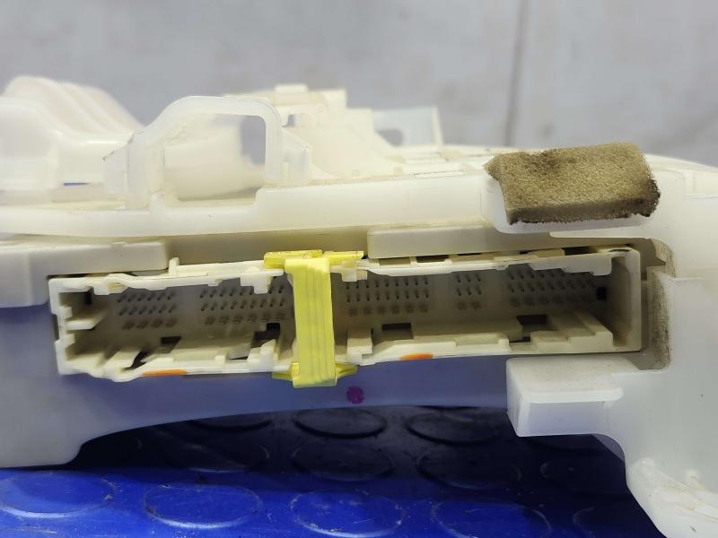 2010-2011 Toyota Prius Driver Instrument Panel Junction Block OEM 82730-47450