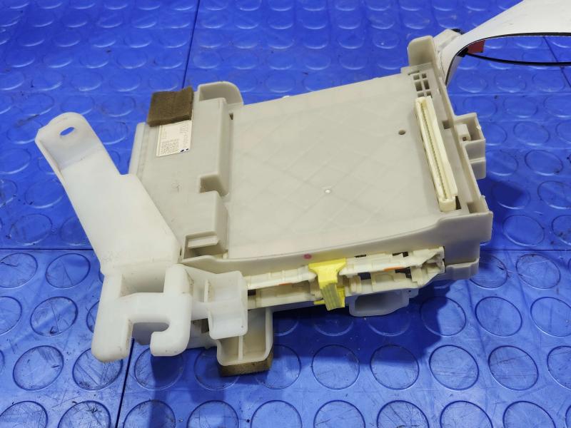 2010-2011 Toyota Prius Driver Instrument Panel Junction Block OEM 82730-47450