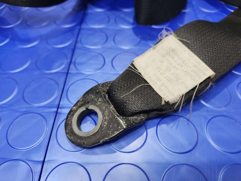 2011 Infiniti QX56 Rear Seat Belt