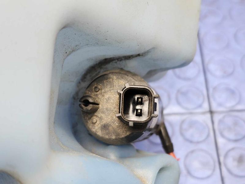 2014 Ford Fusion Washer Bottle