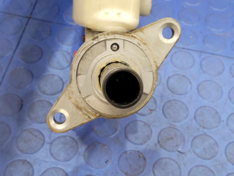 2014-2017 Toyota Camry Brake Master Cylinder Assembly Genuine OEM 4720106443