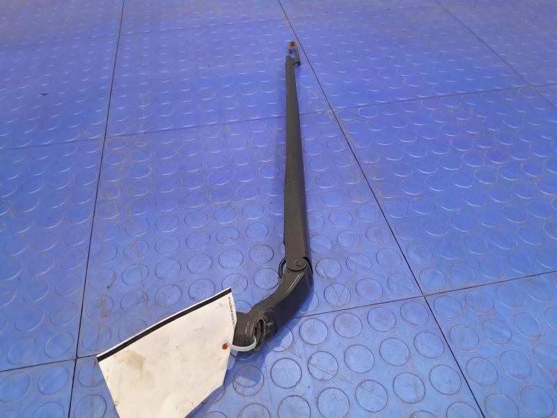 2011 Toyota Prius Wiper Arm