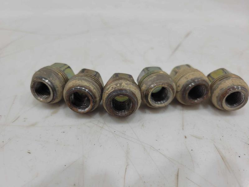 1994 GMC Sierra 1500 Lug Nuts