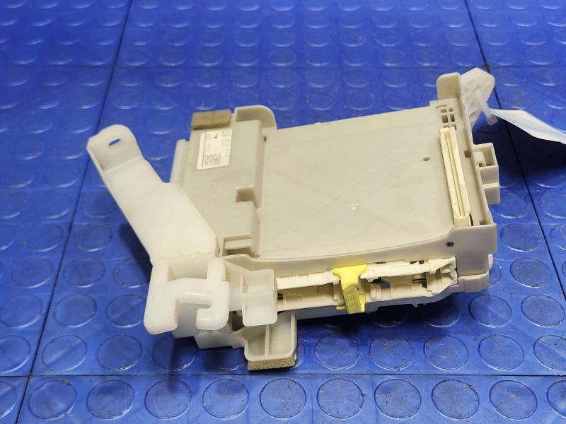 2013 Toyota Prius Cabin Fuse Box