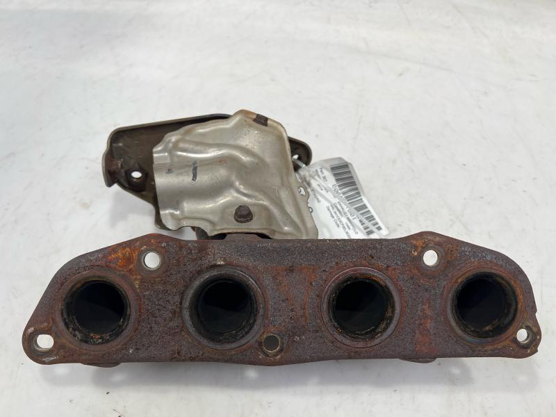 2014 Nissan Versa Exhaust Manifold