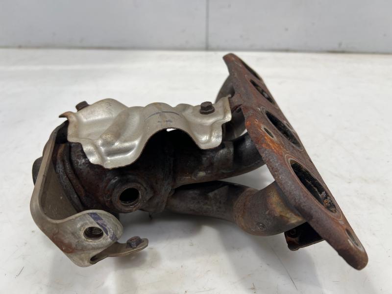 2014 Nissan Versa Exhaust Manifold