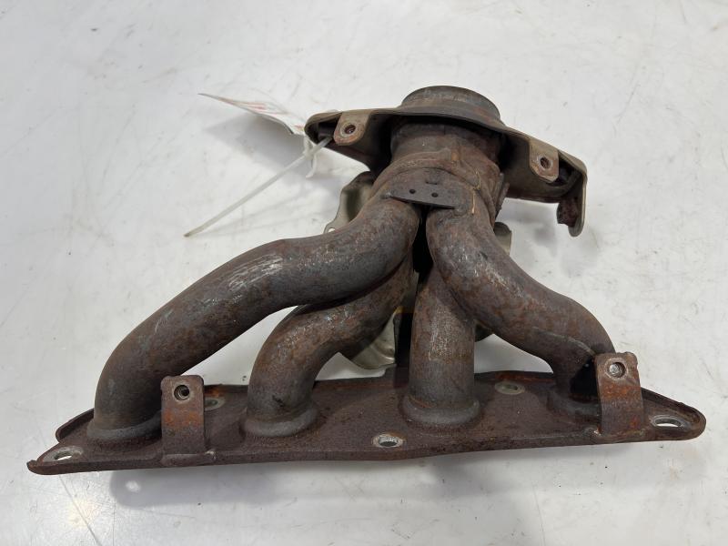 2014 Nissan Versa Exhaust Manifold