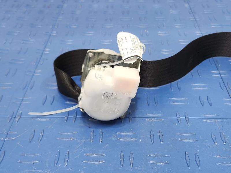 2013 Toyota Yaris Rear Seat Belt