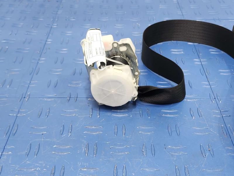 2013 Toyota Yaris Rear Seat Belt