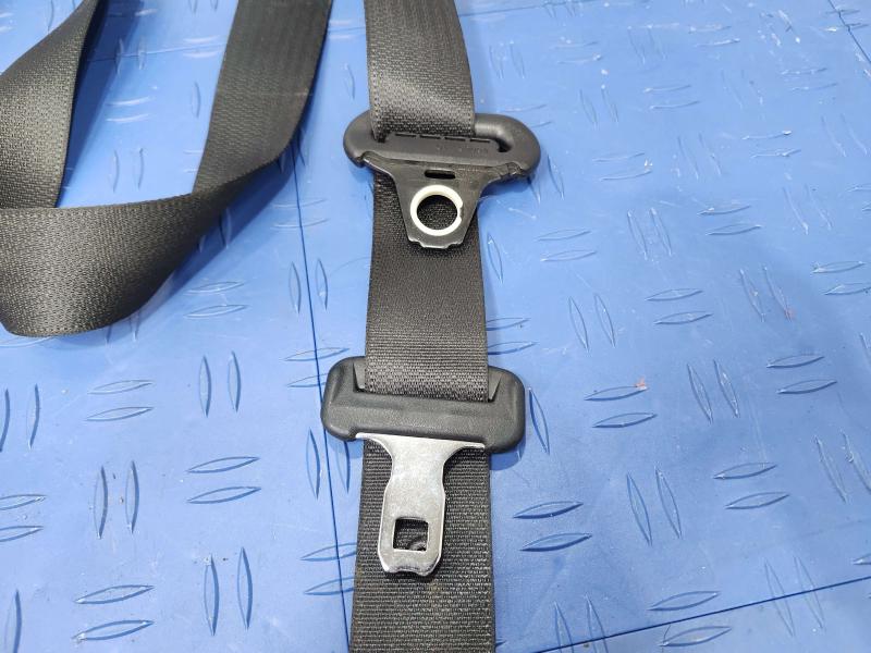 2013 Toyota Yaris Rear Seat Belt