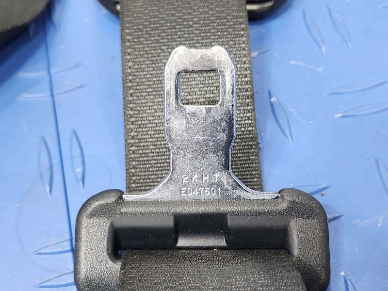 2013 Toyota Yaris Rear Seat Belt