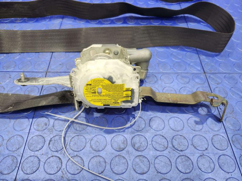 2008 Subaru Legacy Front Seat Belt