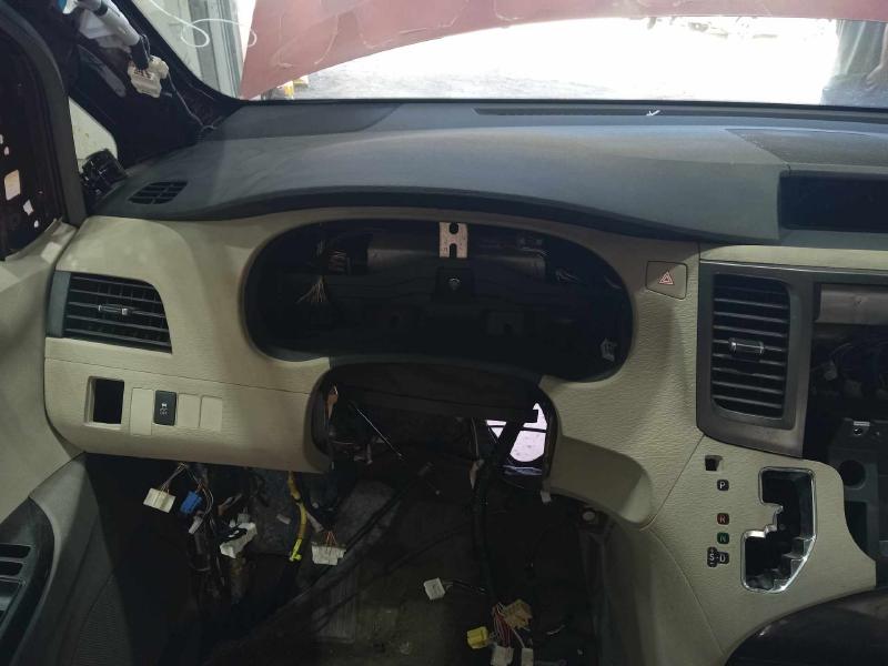 2011 Toyota Sienna Dash Panel