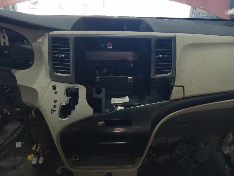 2011 Toyota Sienna Dash Panel