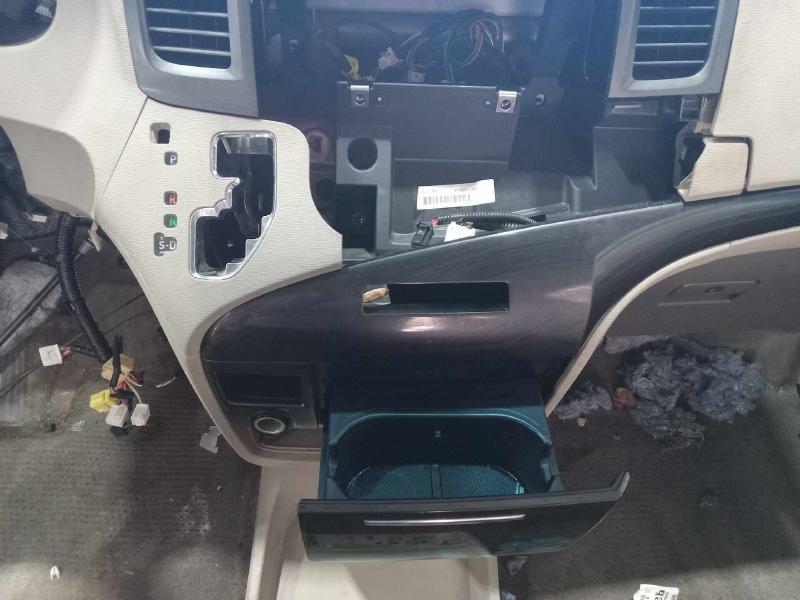 2011 Toyota Sienna Dash Panel
