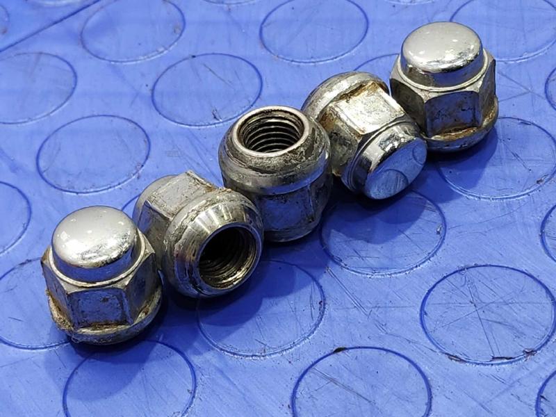 2016 Honda Civic Lug Nuts