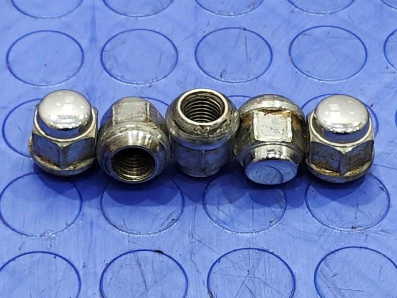 2016 Honda Civic Lug Nuts
