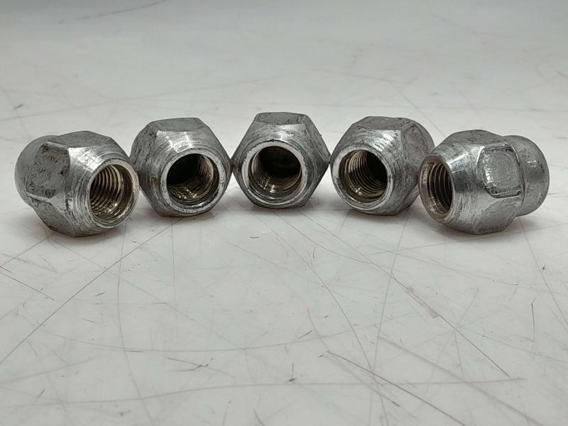 2016 Nissan Murano Lug Nuts