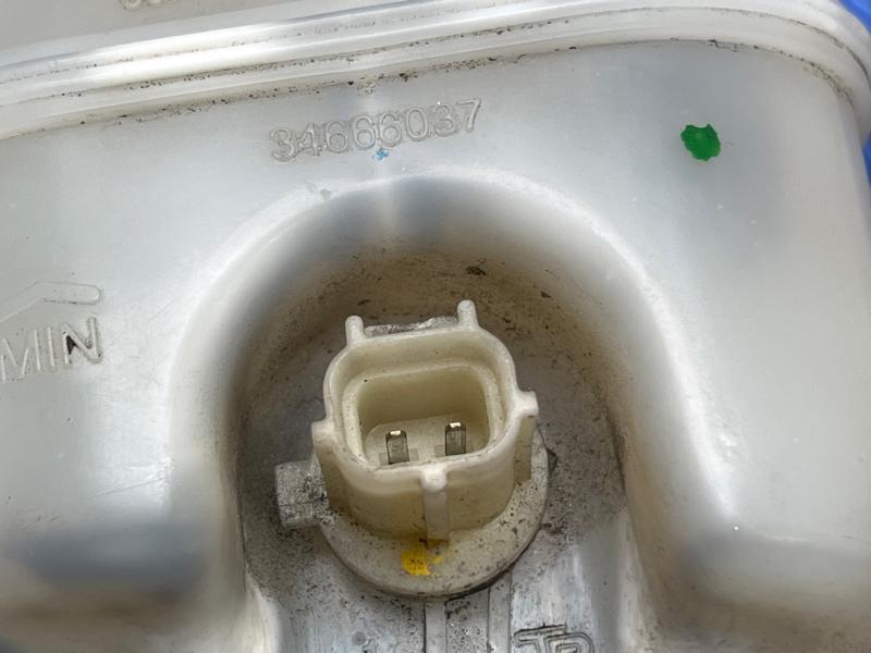 2002-2005 Jeep Liberty Brake Master Cylinder Assembly Genuine OEM 05072526AA
