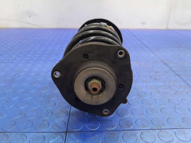 2013 Volkswagen Beetle Strut Assembly