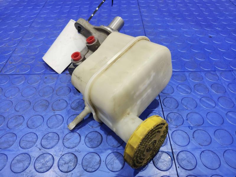 2015-2017 Chrysler 200 Brake Master Cylinder Assembly Genuine OEM 68245358AA