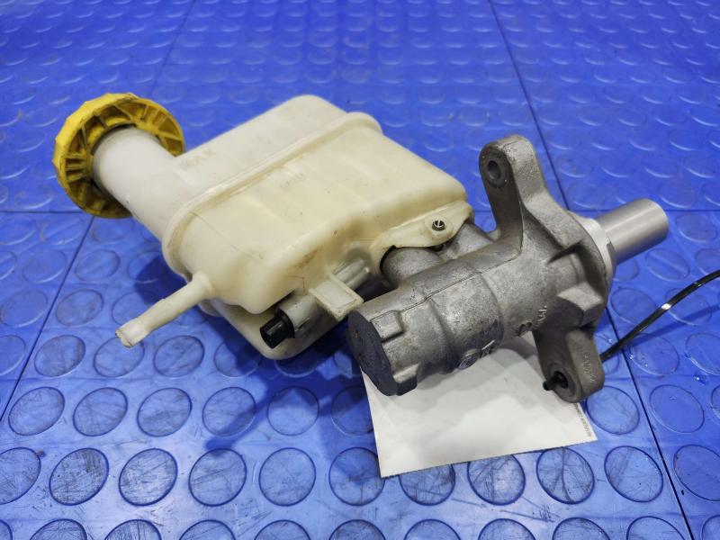 2015-2017 Chrysler 200 Brake Master Cylinder Assembly Genuine OEM 68245358AA