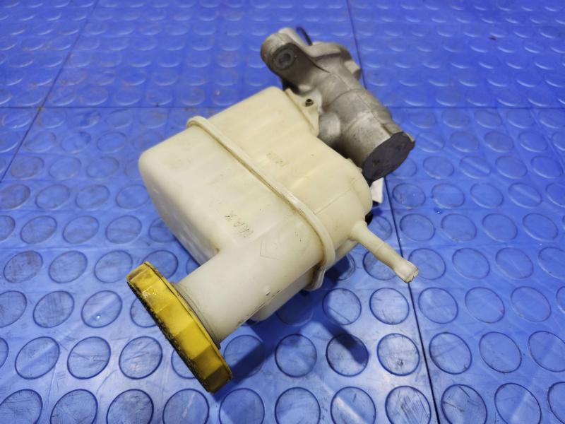 2015-2017 Chrysler 200 Brake Master Cylinder Assembly Genuine OEM 68245358AA